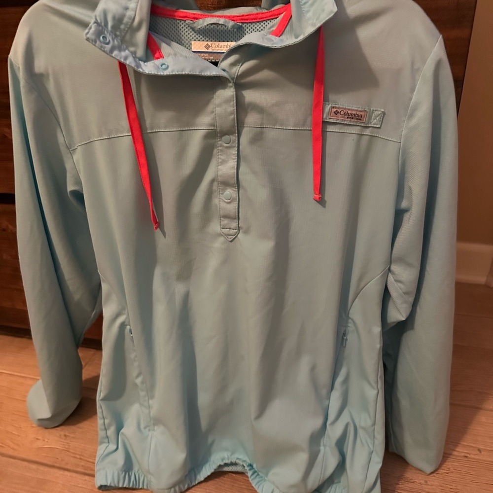 Columbia women’s fishing shirt